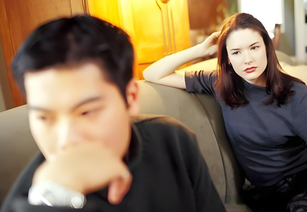 深受丈夫背叛之苦的妻子要冷靜評(píng)估整個(gè)局勢(shì)